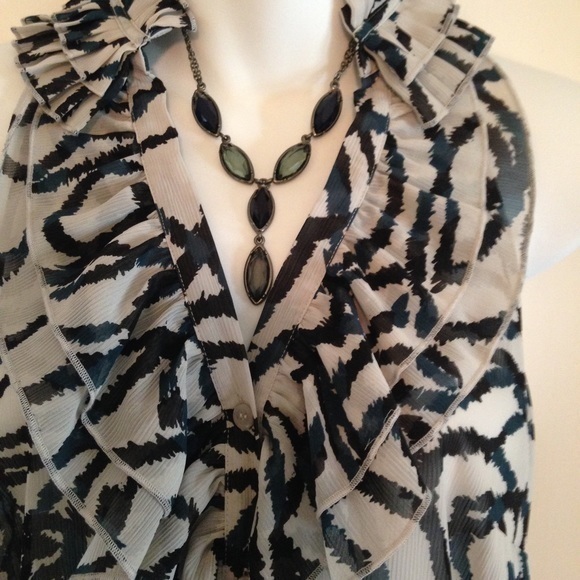 "He Smiled and I Melted"!! sweet top💕 - Picture 2 of 4